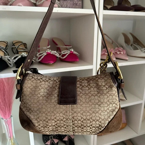 Brown Signature y2k Coach Shoulder Bag 🍒🤎