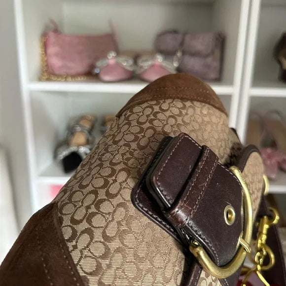 Brown Signature y2k Coach Shoulder Bag 🍒🤎
