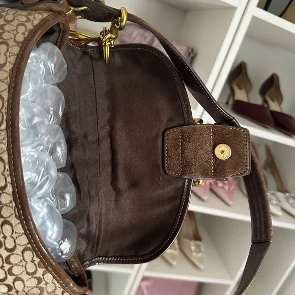 Brown Signature y2k Coach Shoulder Bag 🍒🤎