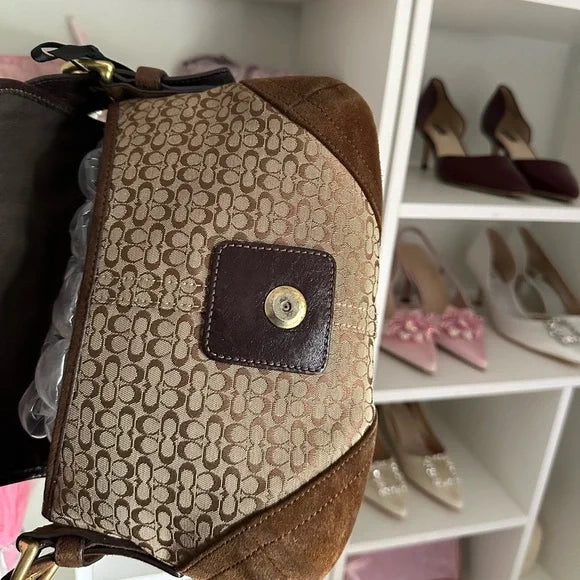 Brown Signature y2k Coach Shoulder Bag 🍒🤎