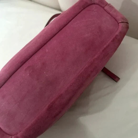 Hot Pink Signature y2k Coach Shoulder Bag 🩷