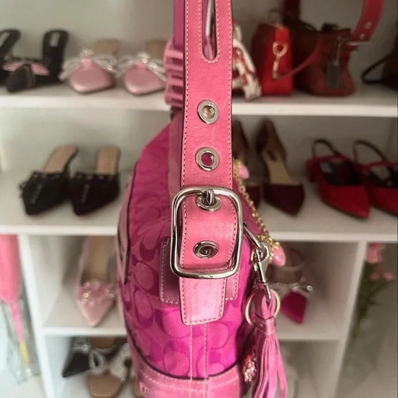 Hot Pink Signature y2k Coach Shoulder Bag 🩷