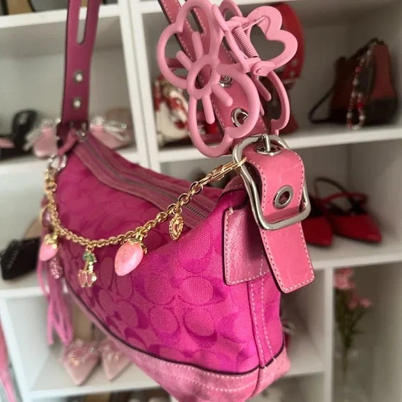 Hot Pink Signature y2k Coach Shoulder Bag 🩷