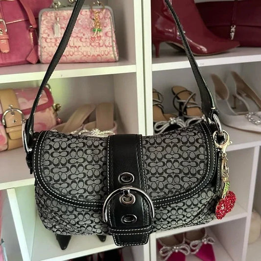 Gray Signature y2k Coach SoHo Bag 🩶🍒